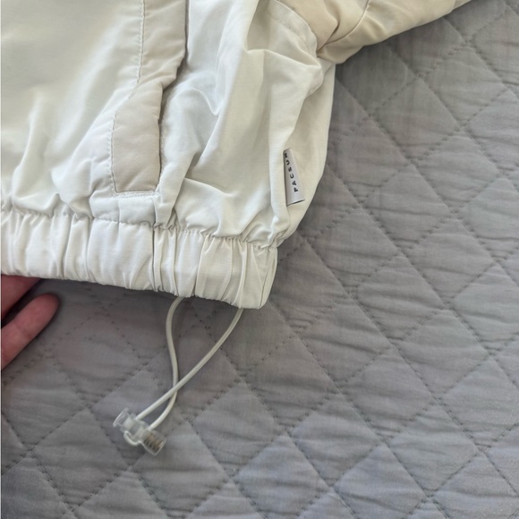 PacSun Women's Cream and Tan Cropped Bomber Jacket - Picture 6 of 8